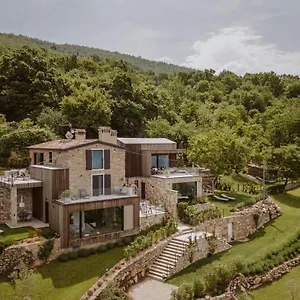favai-hills-your-secret-hideaway.hotelinveneto.com/